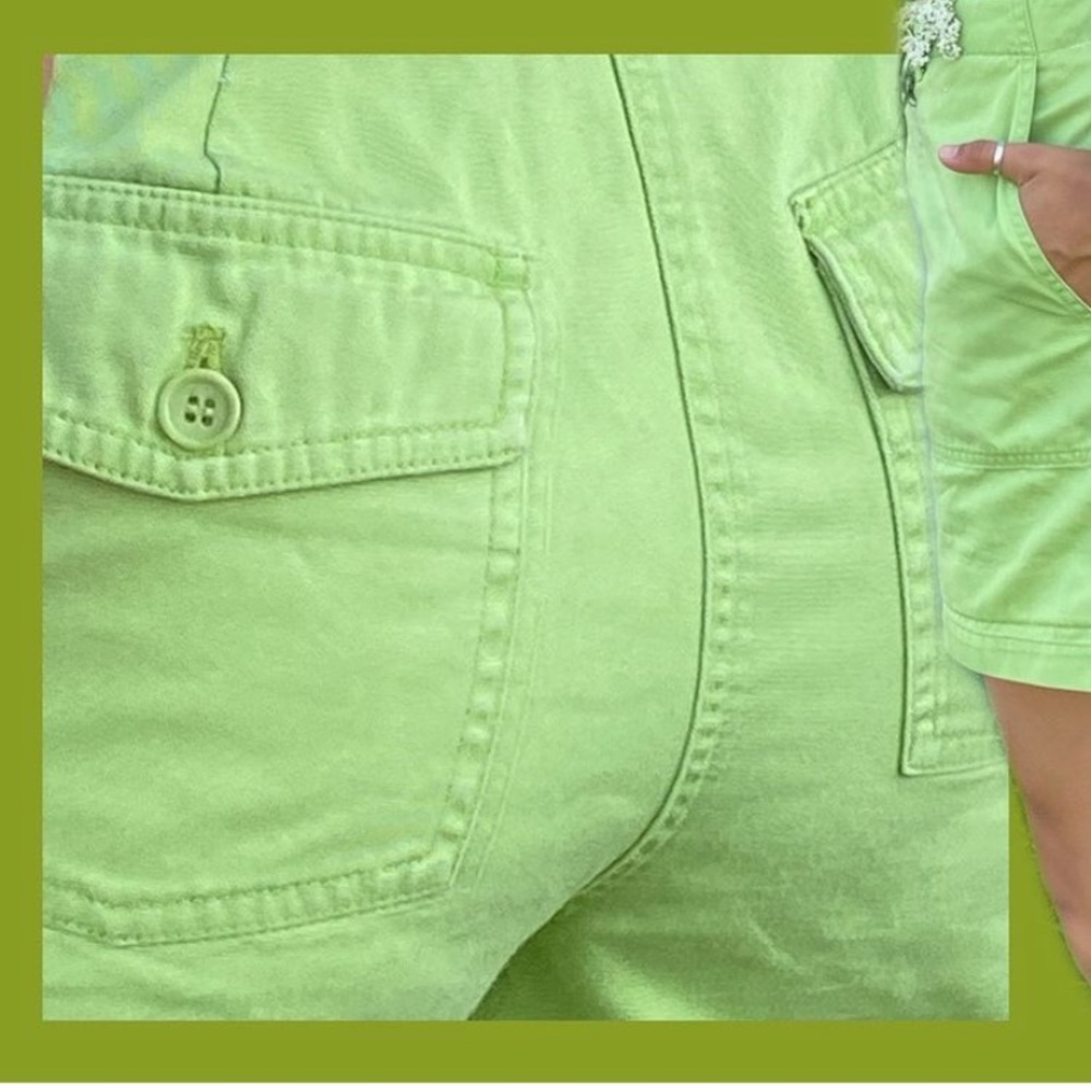 GREEN MOM SHORTS 💚